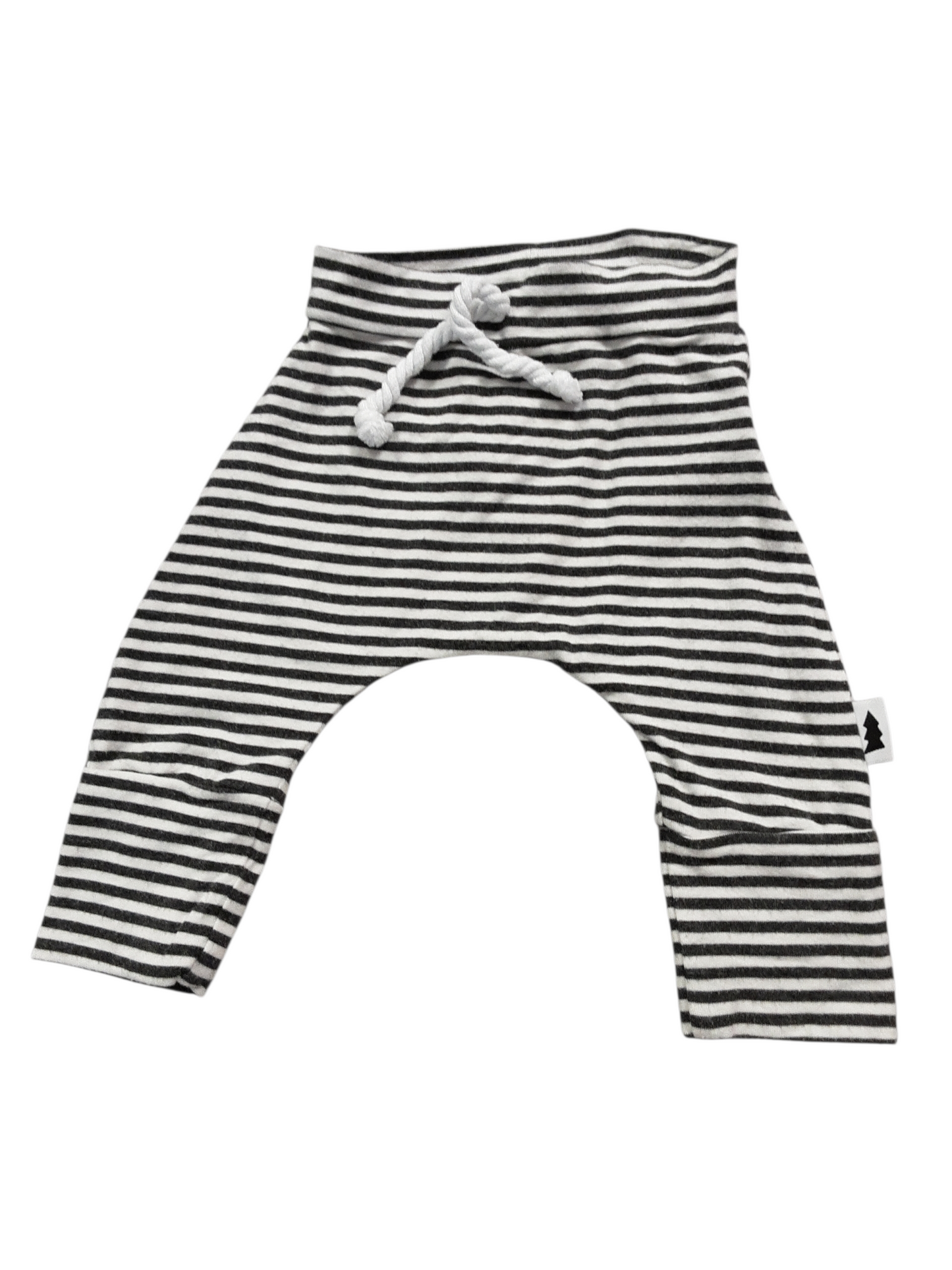 Black and white stripe size 0-6m