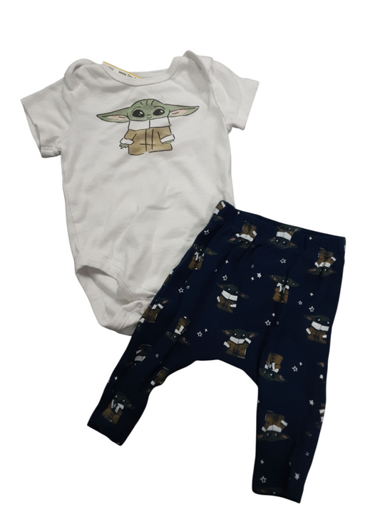 Baby Yoda size 6/12m