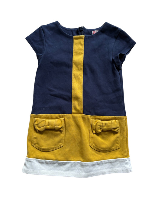 Cute colour block. Size 3