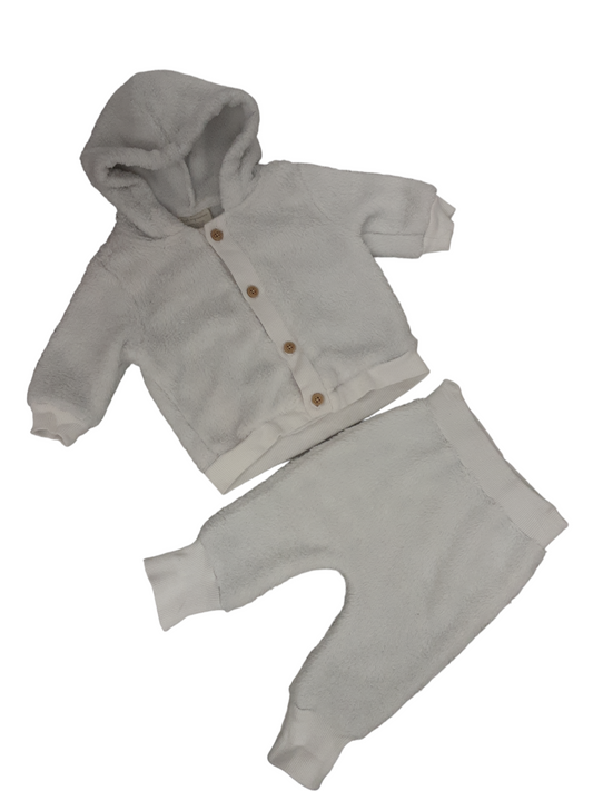 SUPER soft 2 piece outfit size 3 to 6 months