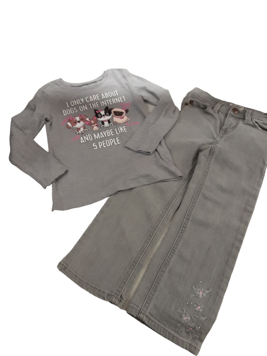 Grey print top with grey flare Jean size4
