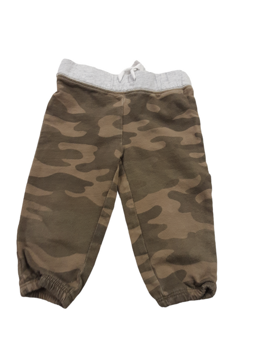 Camo pants sz 9m