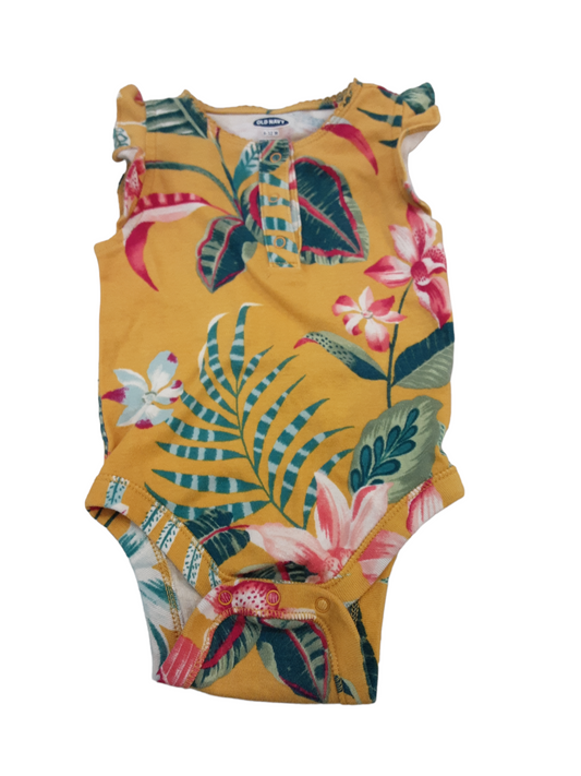 Ruffled tropical onsie with front snaps. Size 6-12months