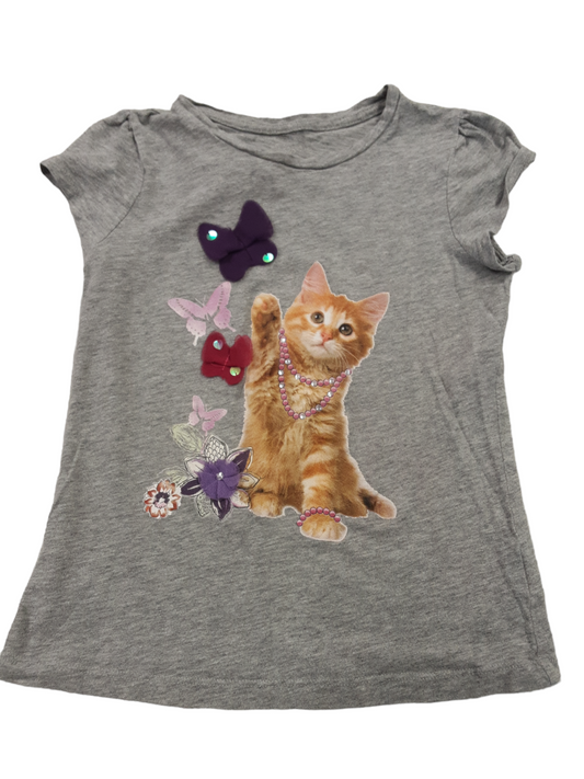 Kitten 😸 tapping butterflies 🦋 tshirt size 7-8