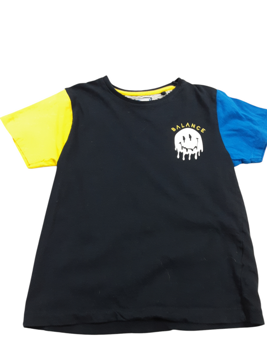 Block coloured tshirt size  5-6