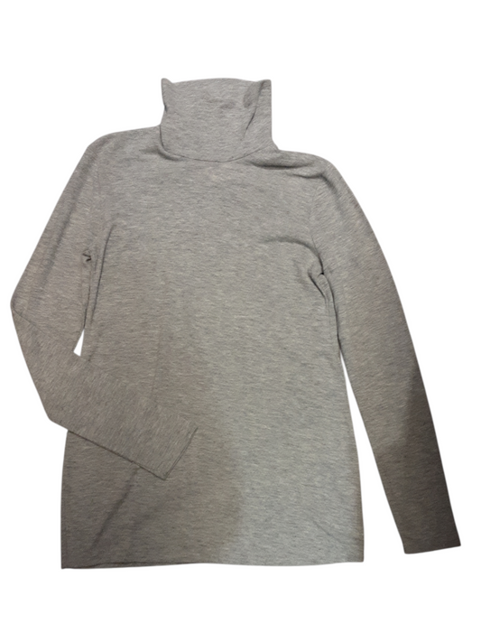 Turtleneck size M