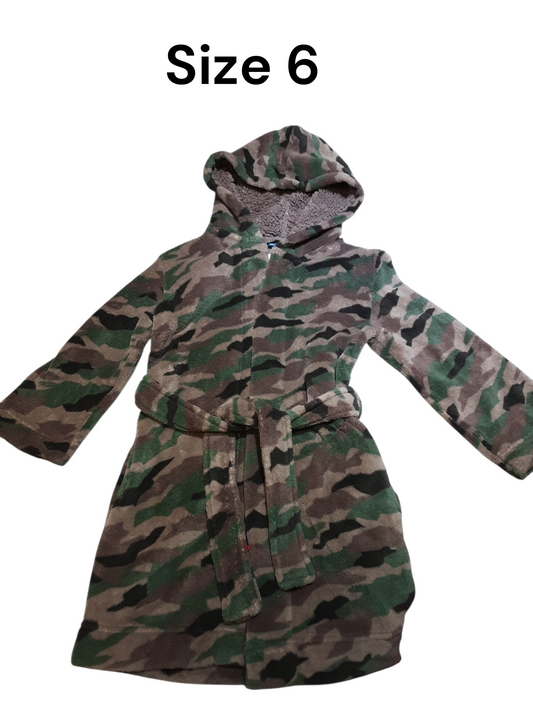 Camouflage bathrobe size 6