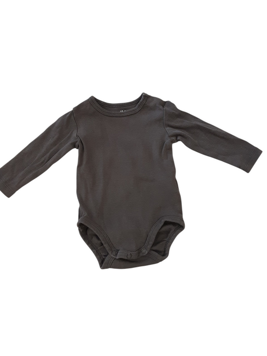 Gray onsie with snaps on shoulder size 2-4m
