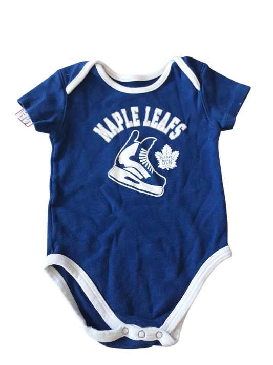 Maple Leafs size 18m